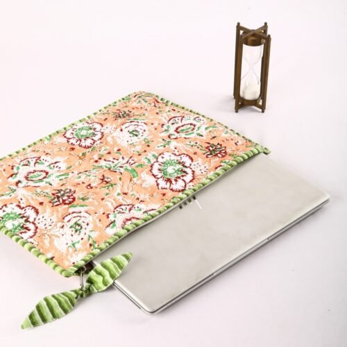 Simple & Elegant Design Cotton Quilted Laptop Sleeves In Peach - Image 4