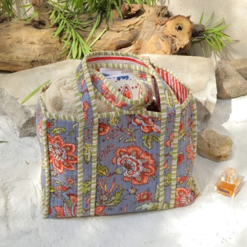 Everyday Wear Lightweight Cotton Quilted Tote Bag In Wild Grey Floral - Image 2