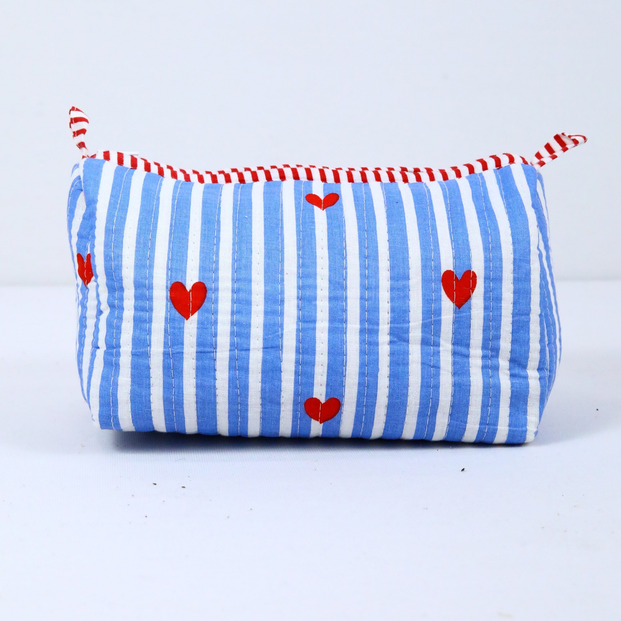 Small Heart Screen Printed Set Of 3 Cotton Quilted Toiletry Pouches in Blue & Red - Image 3