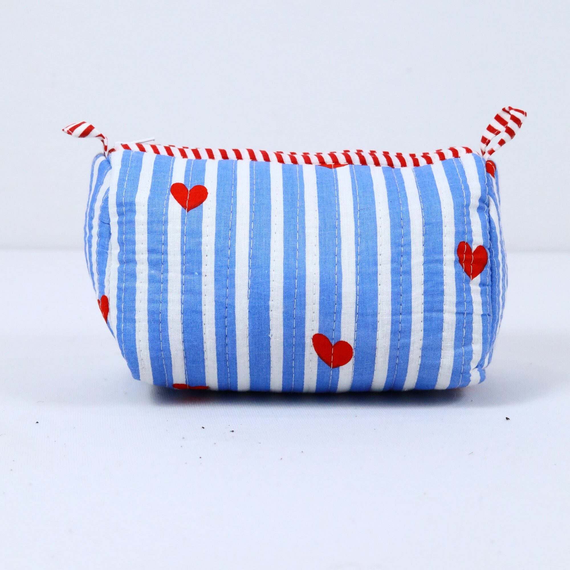 Small Heart Screen Printed Set Of 3 Cotton Quilted Toiletry Pouches in Blue & Red - Image 4