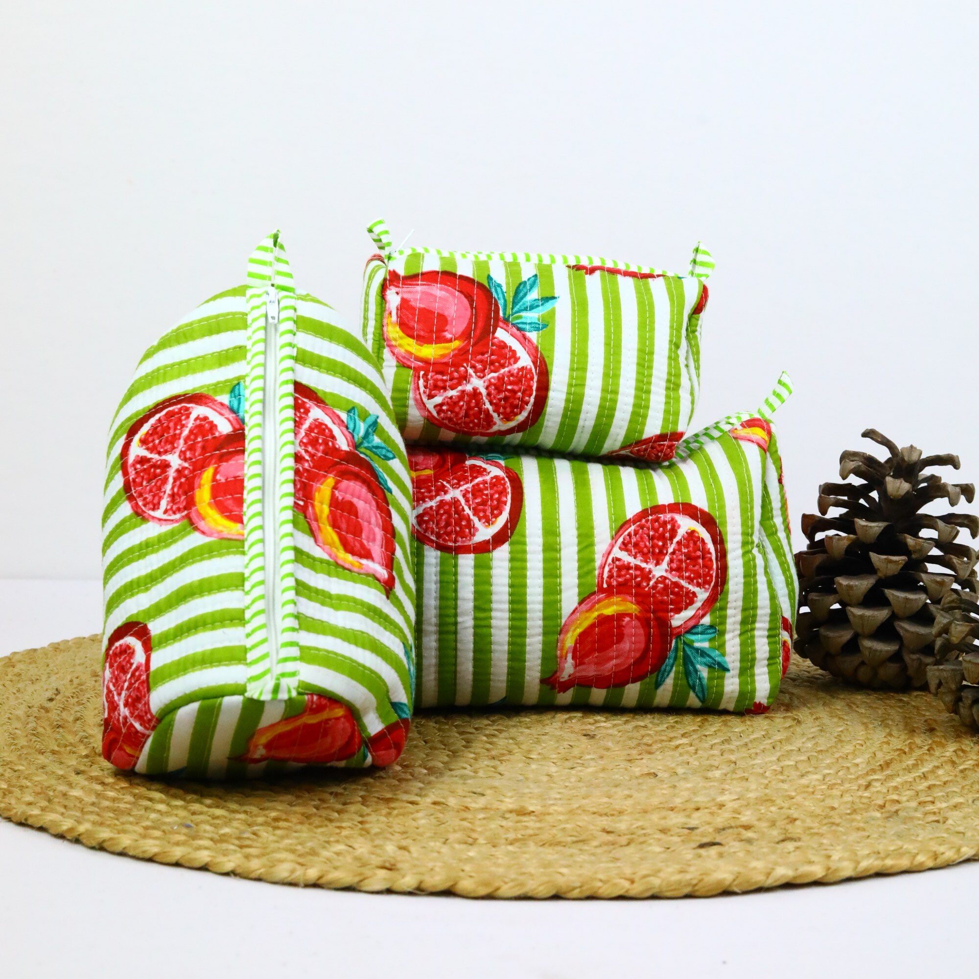 Annar Design Screen Printed Set Of 3 Cotton Quilted Toiletry Pouches in Green & Red - Image 5