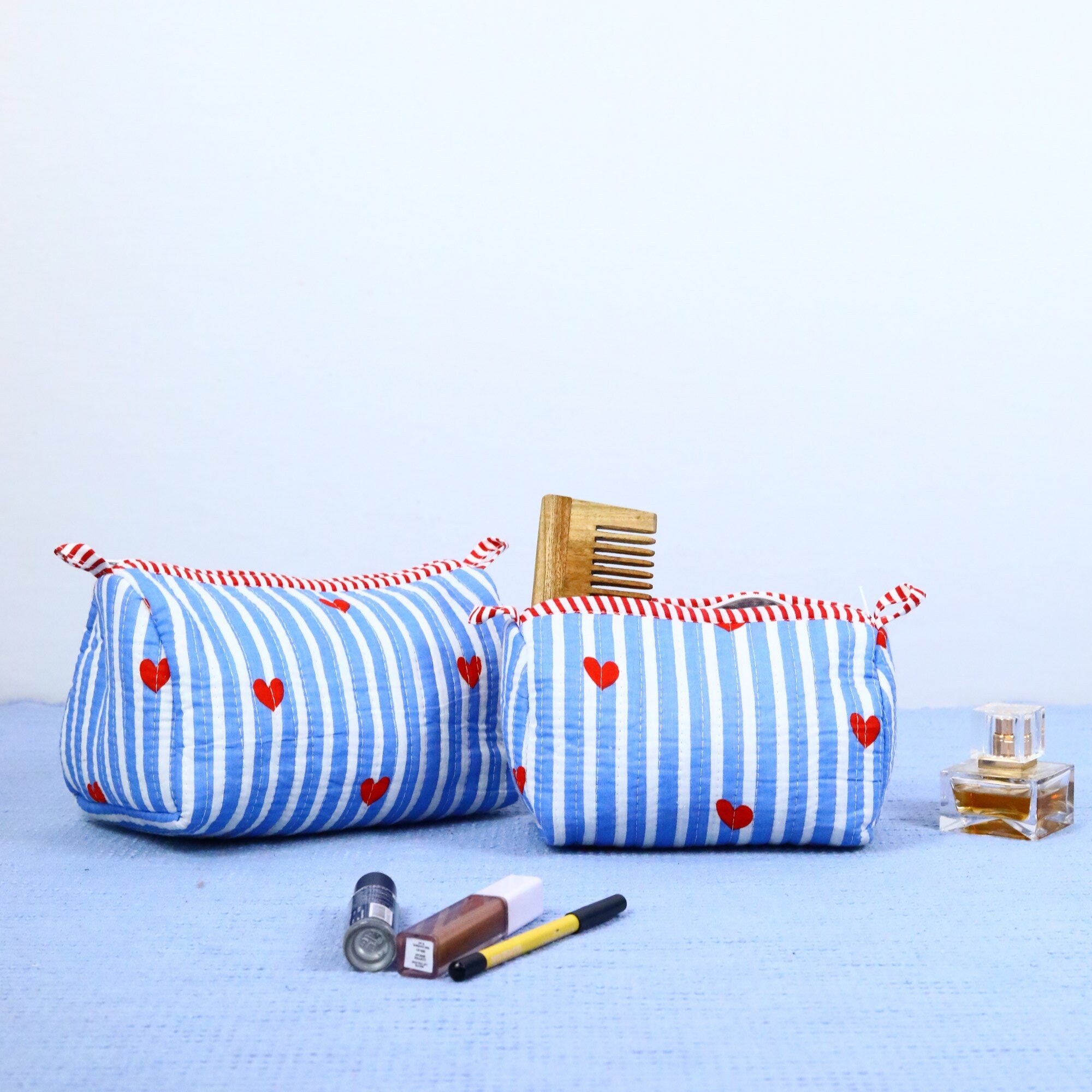 Small Heart Screen Printed Set Of 3 Cotton Quilted Toiletry Pouches in Blue & Red - Image 6