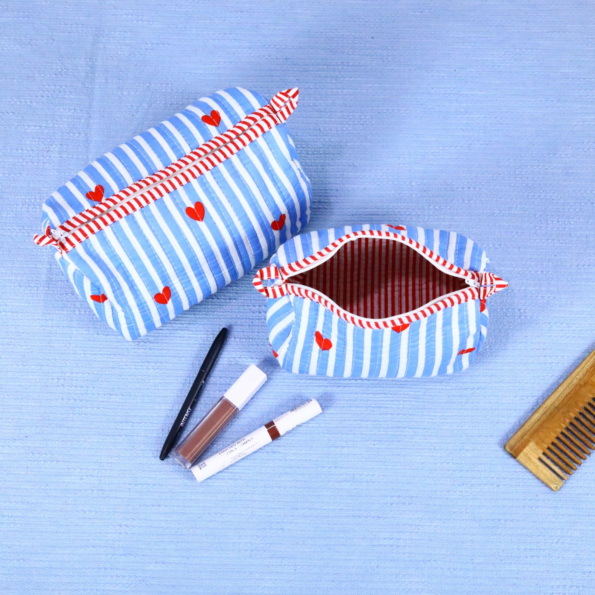 Small Heart Screen Printed Set Of 3 Cotton Quilted Toiletry Pouches in Blue & Red - Image 7