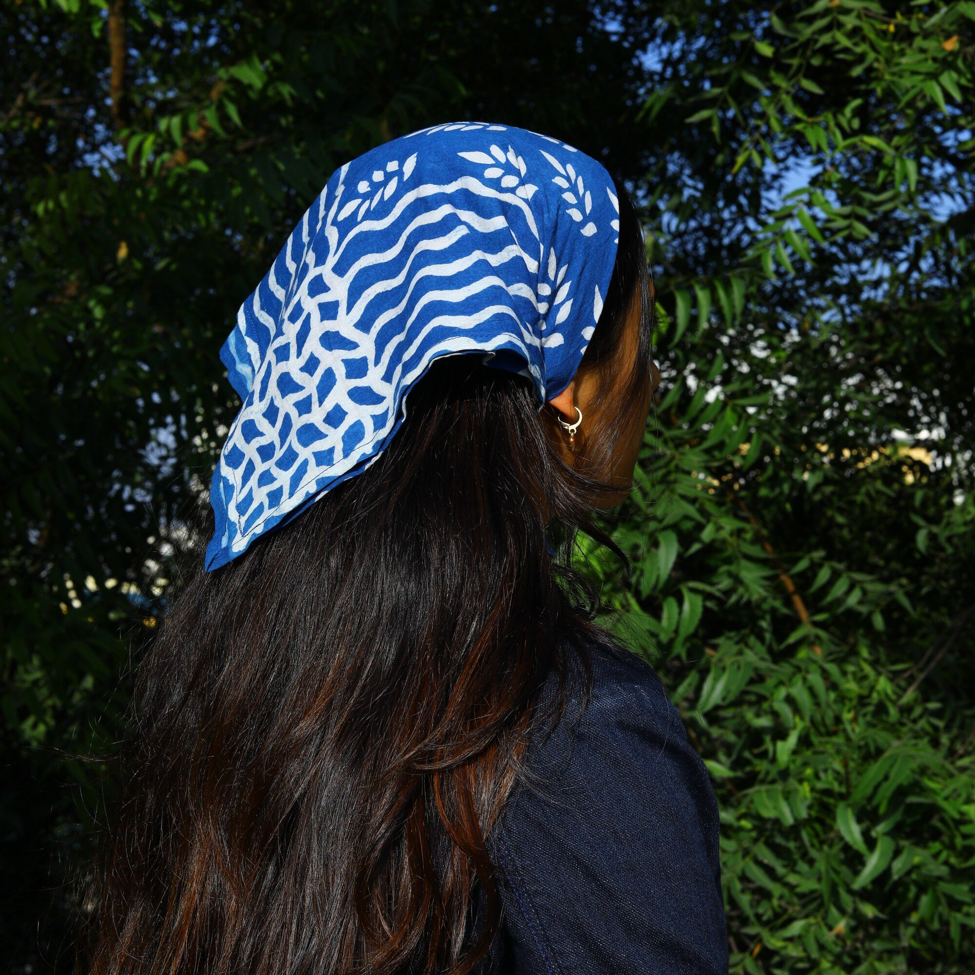Trendy Knot Block Print Bandana In Blue