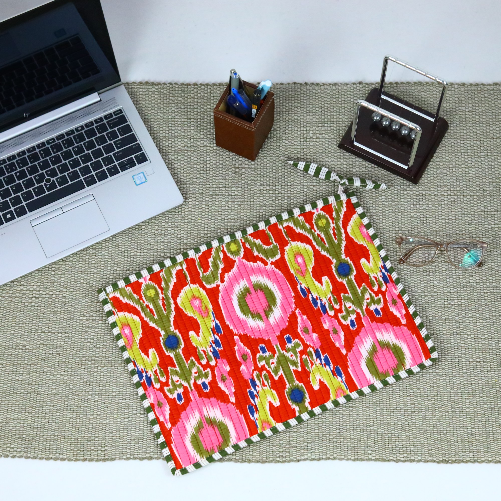 The Tech Traveller Sleeve Cotton Quilted Screen Printed Laptop Sleeves With Bow - Image 5