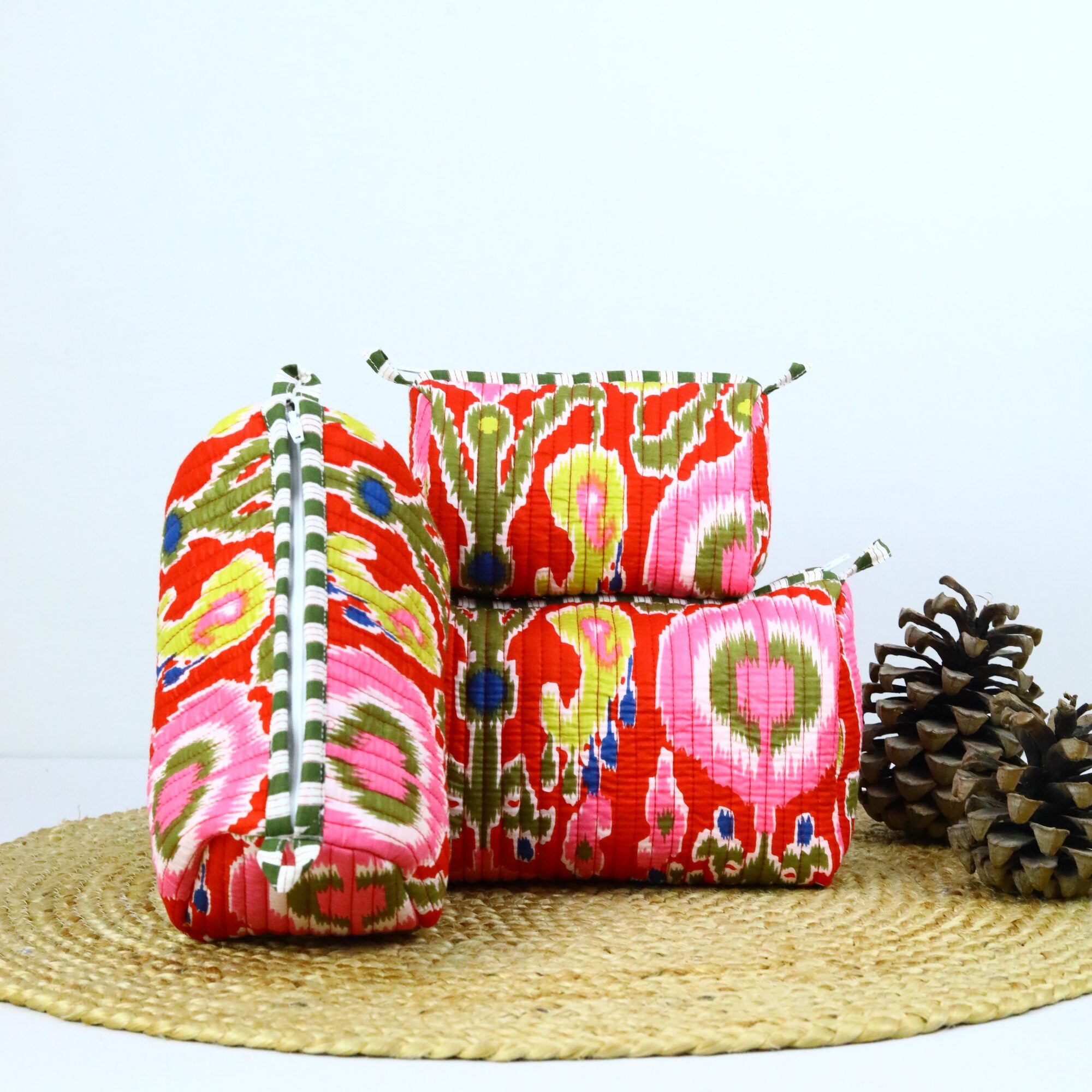 Pretty Pouch Cotton Quilted Kit Screen Printed Set Of 3 Toiletry Pouches in Multicolor - Image 3
