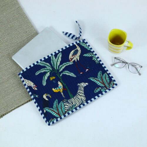 City Vibe Cotton Quilted Screen Print Laptop Sleeves With Bow In Jungle Print