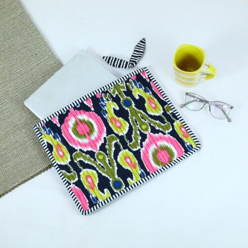 Soft Frame Cotton Quilted Screen Printed Laptop Sleeves With Bow