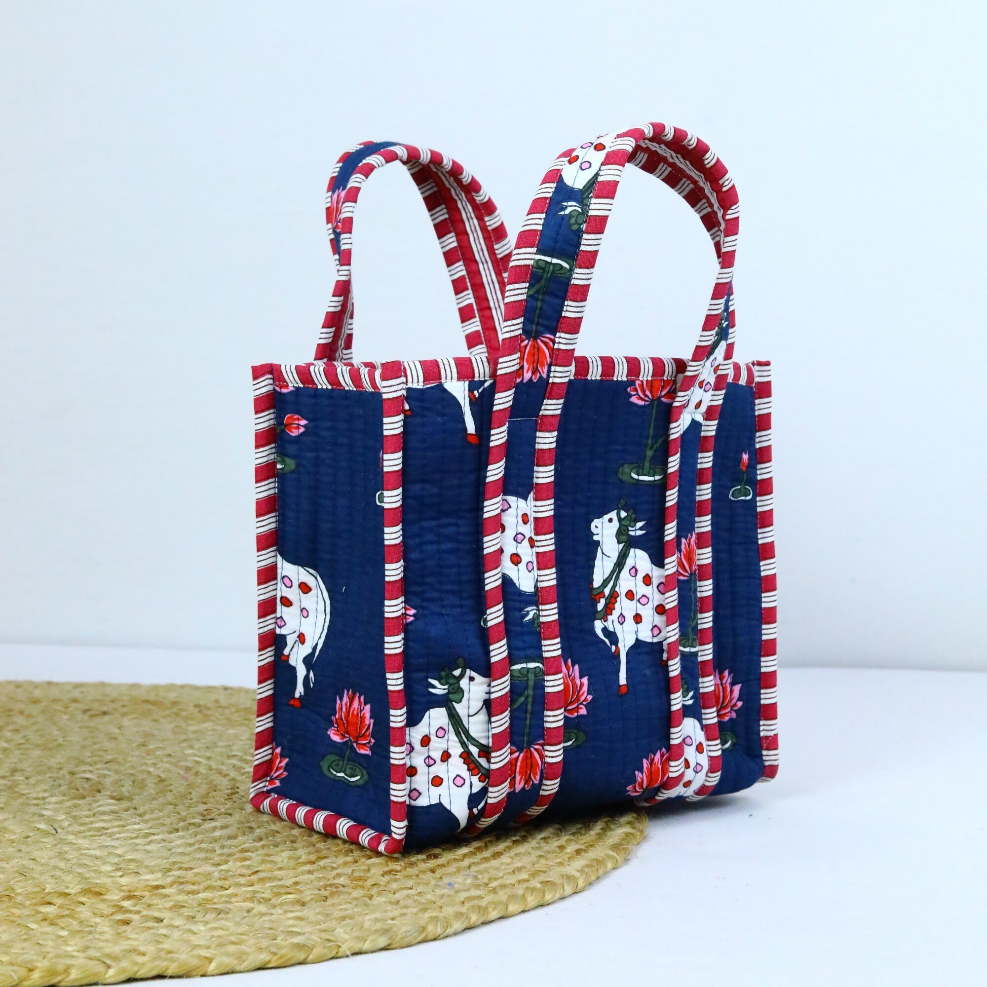 Smile Meal Cotton Lunch Box In Blue & Multicolor - Image 4