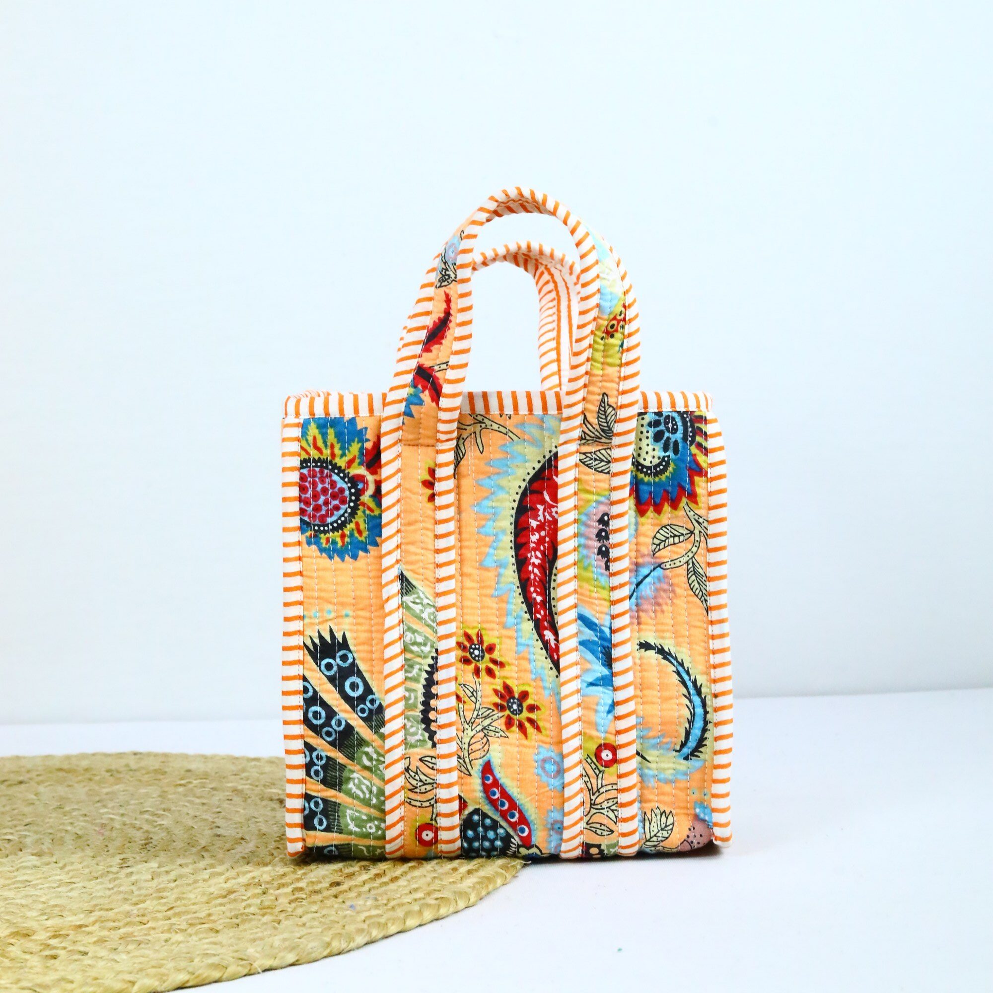 Campus Bite Lunch Box In Peach & Multicolor