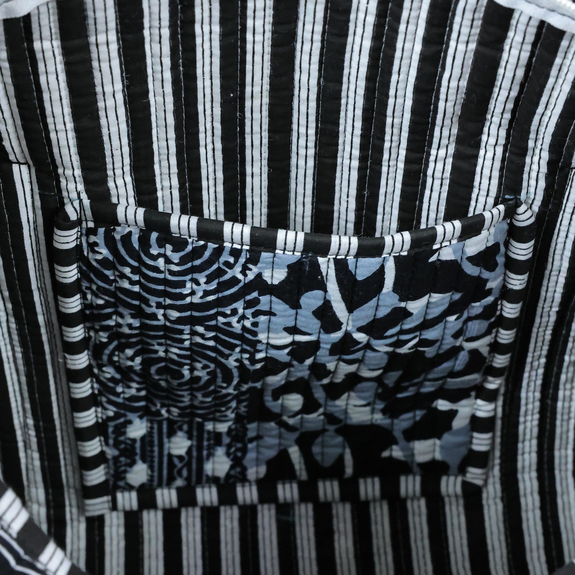 Patch Screen Printed Cotton Quilted Duffle Bag With Sturdy Handle - Image 3