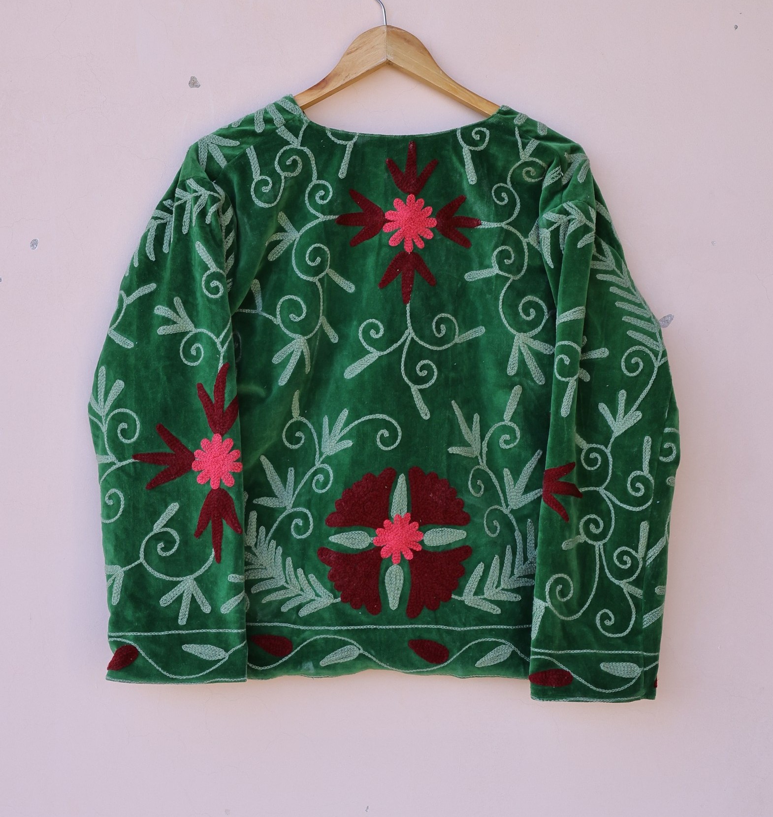 Royal Aura Suzani Hand Embroidery Velvet Jacket In Green & Multicolor - Image 3